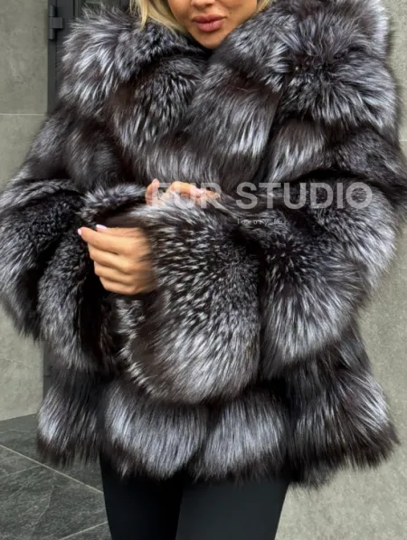 Шуба натуральная из чернобурки с капюшоном - фото 2