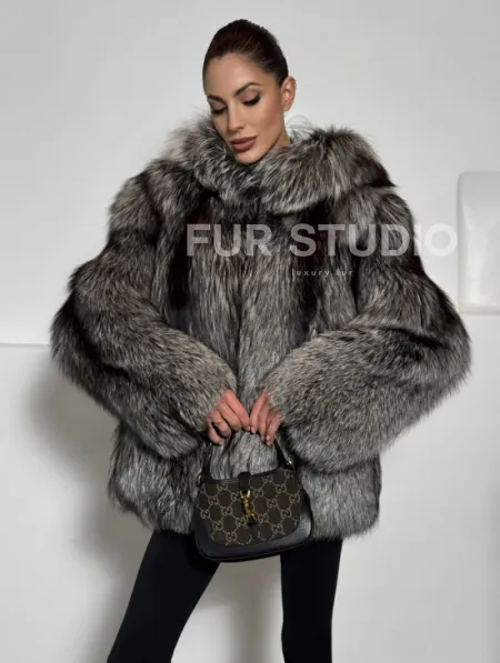 Полушубок из чернобурки с капюшоном цельные пластины - фото 4