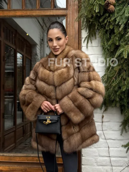 Полушубок из куницы с воротником V-образным - фото 16
