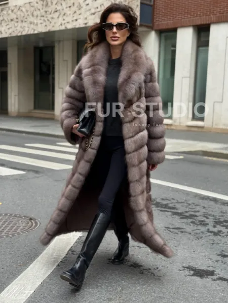 Шуба из меха куницы в цвете Truffle - фото 0