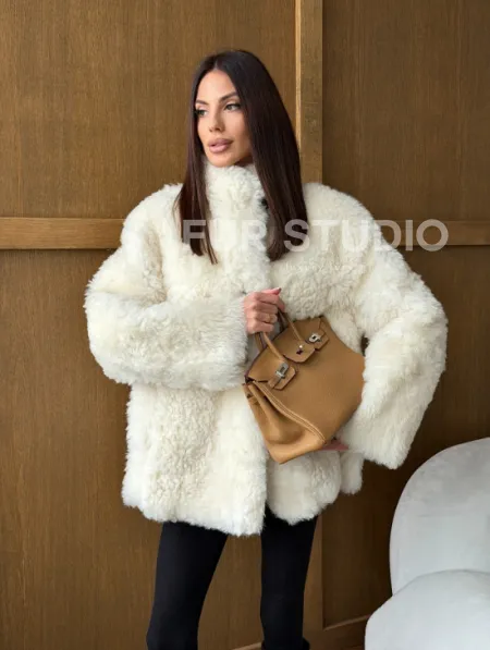 Светлая женская двухсторонняя дубленка - фото 14