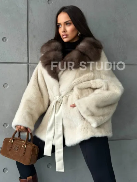 Светлая норковая шуба oversize - воротник куница - фото 7