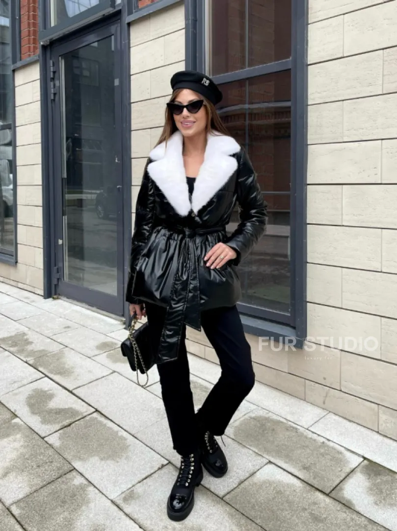 Пуховик с мехом белой норки в черном цвете - фото 3