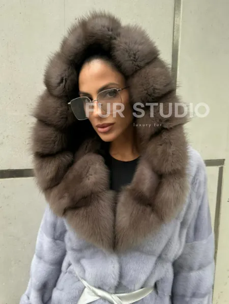 Шуба норковая с капюшоном из меха куницы - цвет голубой - фото 7