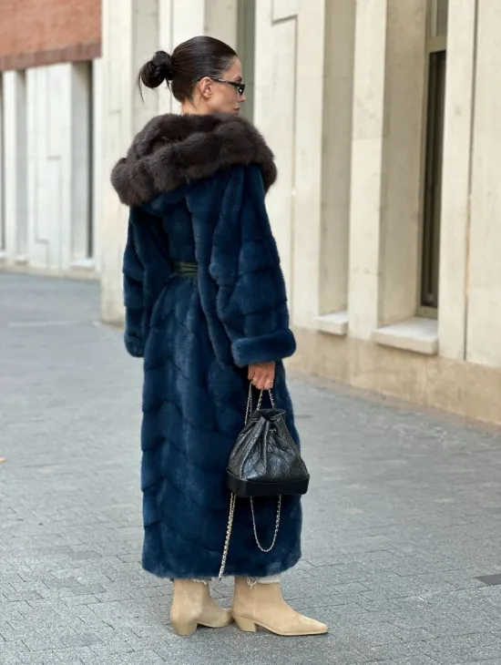 Удлиненная норковая шуба с капюшоном из куницы - цвет аквамарин - фото 7