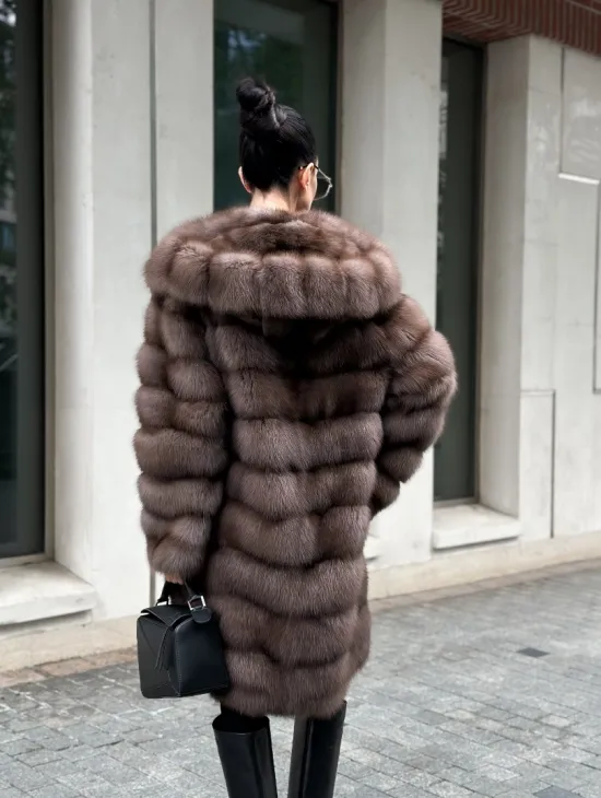 Шуба из меха куницы с капюшоном цвет трюфель - фото 7