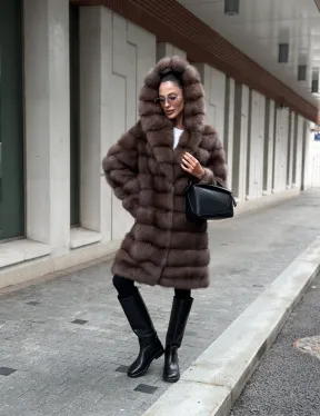 Шуба из меха куницы с капюшоном цвет трюфель - фото 10