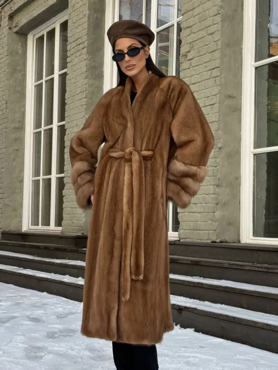 Шуба норковая кимоно VINTAGE GOLD рукава с отделкой из меха куницы - фото 7