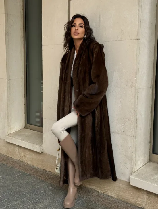 Модная шуба из скандинавской норки PREMIUM COLLECTION без воротника - фото 7