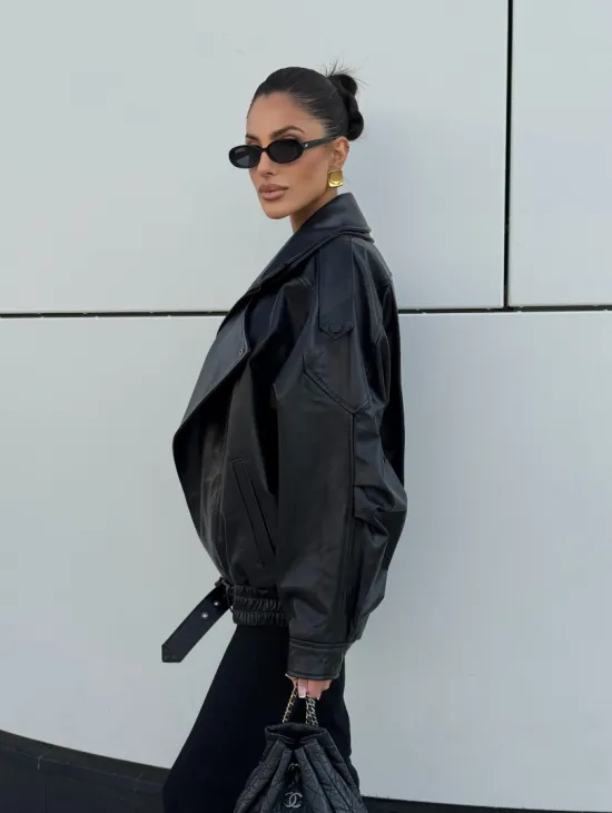 Женская кожаная куртка с двойным воротником, пышными рукавами реглан - фото 13