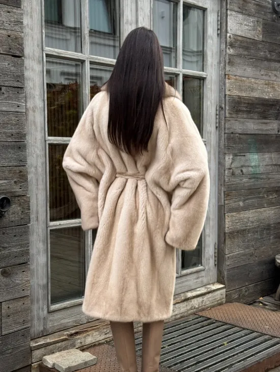 Шуба LUXURY кимоно из норки IVORY с английским воротником из меха куницы - фото 10