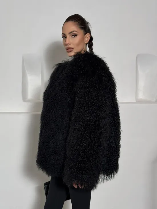 Черная шуба из меха ламы воротник шанель - фото 3