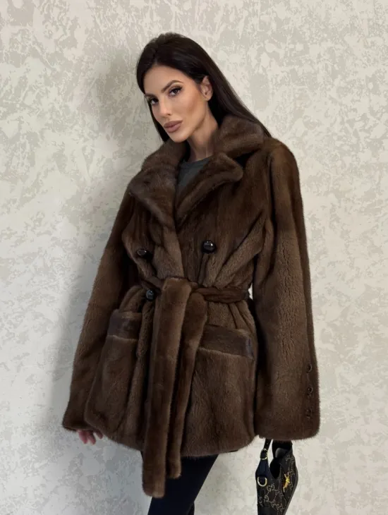 Шикарный норковый жакет с английским воротником и накладными карманами в цвете соболь - фото 9