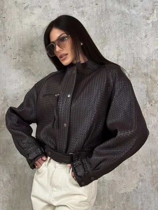 Женский бомбер из натуральной плетёной кожи - фото 8