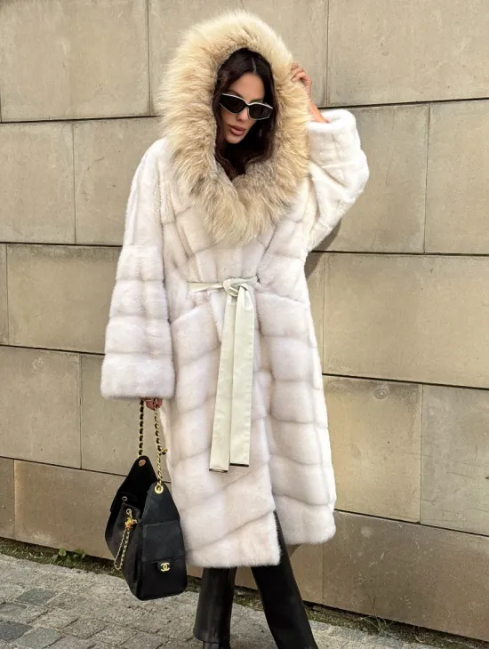 Белая норковая шуба с меховым капюшоном из рыси - фото 8