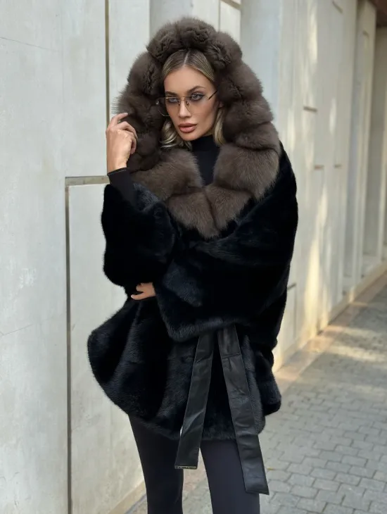 Черная норковая шуба летучая мышь с капюшоном из куницы - фото 6