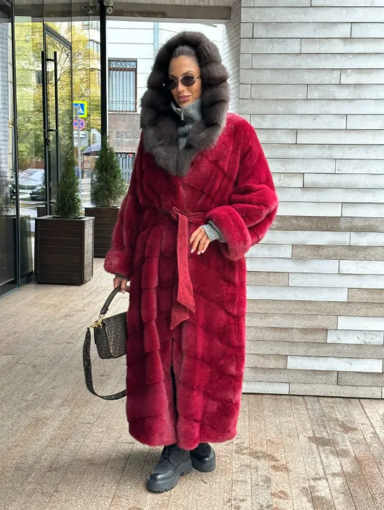 Длинная норковая шуба с капюшоном куница - фото 2