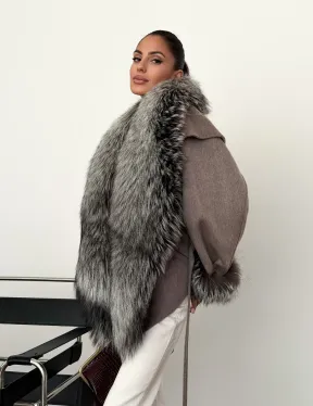 Полупальто с мехом чернобурки - фото 12