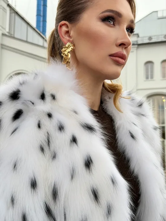 Шуба укороченная из арктической лисы под рысь - фото 1