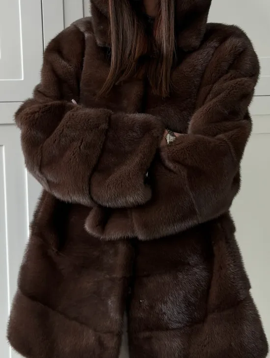 Норковая шуба в стиле «рубашка» с капюшоном - фото 2