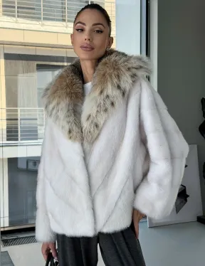 Белое норковое пончо-шуба с капюшоном из рыси - фото 5