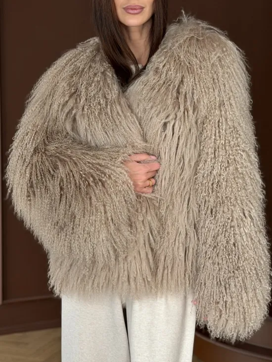 Шуба из натурального меха ламы - фото 4