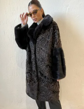 Шуба из каракульчи с отделкой из меха норки - фото 0