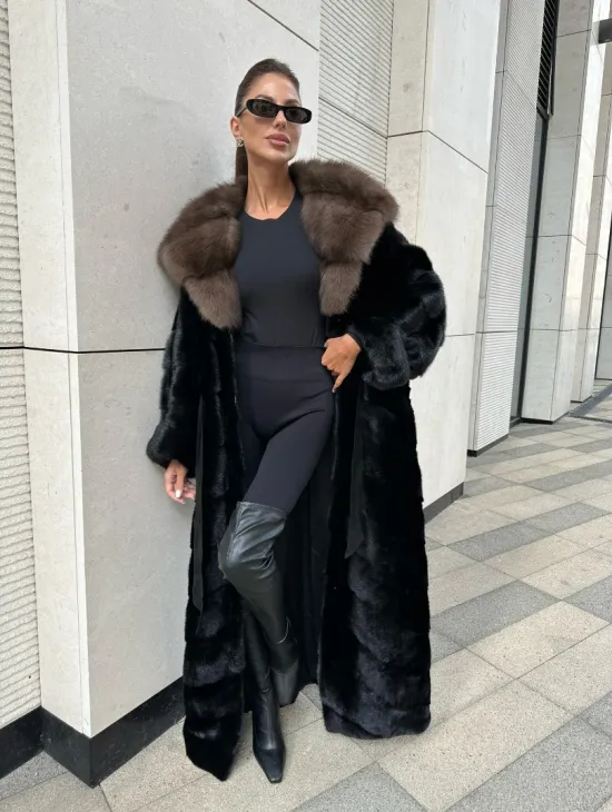 Роскошная шуба из финской норки с капюшоном из меха куницы - черный бриллиант - фото 4