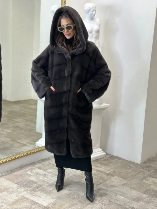 Норковая шуба в цвете графитовый уголь с капюшоном - фото 2