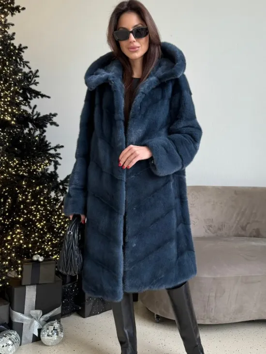 Норковая шуба с капюшоном, паркет - синего цвета - фото 2