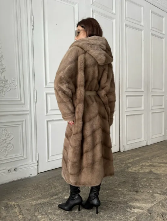 Норковое кимоно с капюшоном в цвете пастель - фото 4