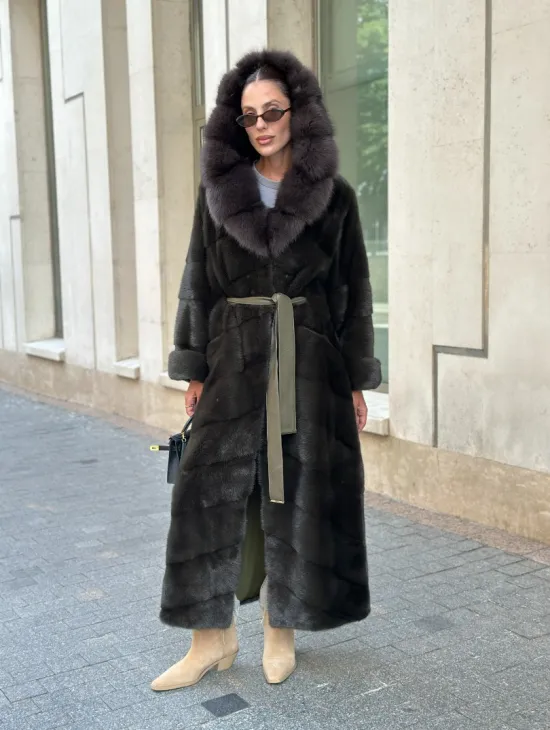 Шуба норковая с капюшоном из меха куницы - цвет темный хаки - фото 4